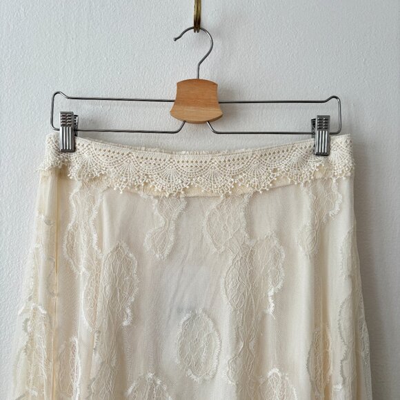 Choklate Paris Asymmetrical Lace Skirt - Picture 5 of 10